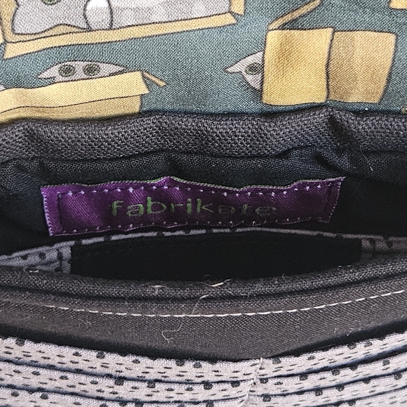 Fabrikate Handmade Adjustable Cat-Themed Wallet Purse - Picture 12 of 15